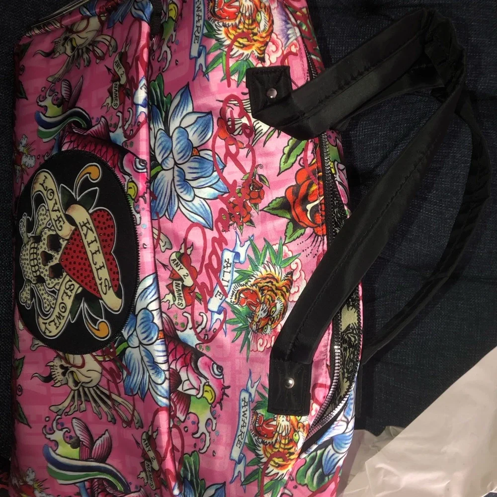 ‼️ ED HARDY  Pink Tattoo-Print Duffle Bag with Heart & Skull Patch - Picture 3 of 9